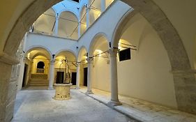 Dragonetti Luxury House