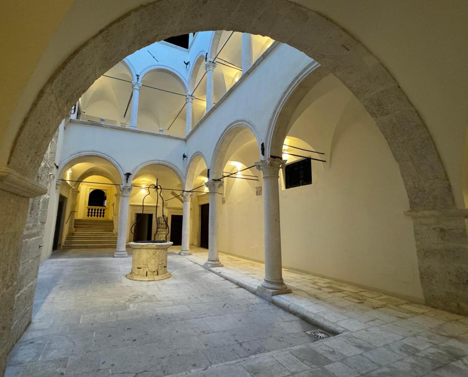 Appartamento Dragonetti Luxury House LʼAquila Esterno foto